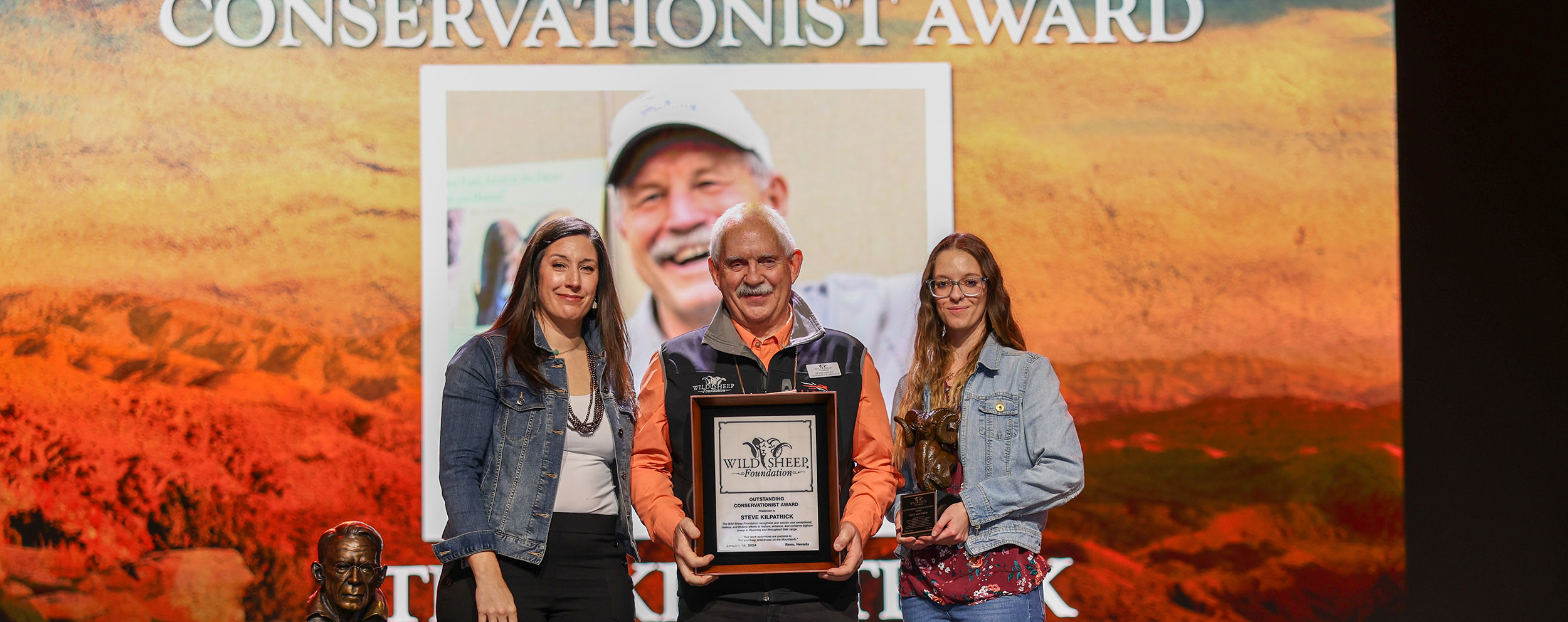 Kevin Hurley presenting the 2024 Outstanding Conservationist Award